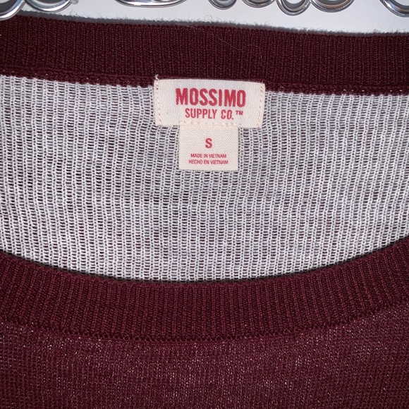 Super cute sweater - Picture 2 of 3